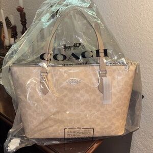 Coach 🆕 Gallery Tote Bag Silver/Sand/Taupe